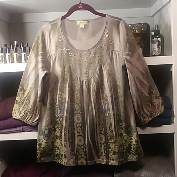 One World Top - Picture 2 of 6